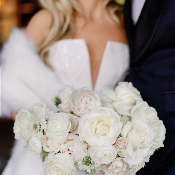 Anne Barge Dream Weaver Wedding Gown - Picture 7 of 10